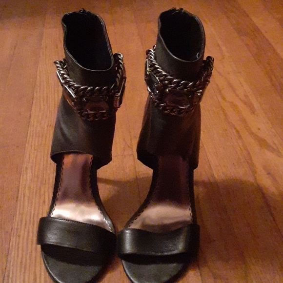 Black leather booties - Picture 2 of 4